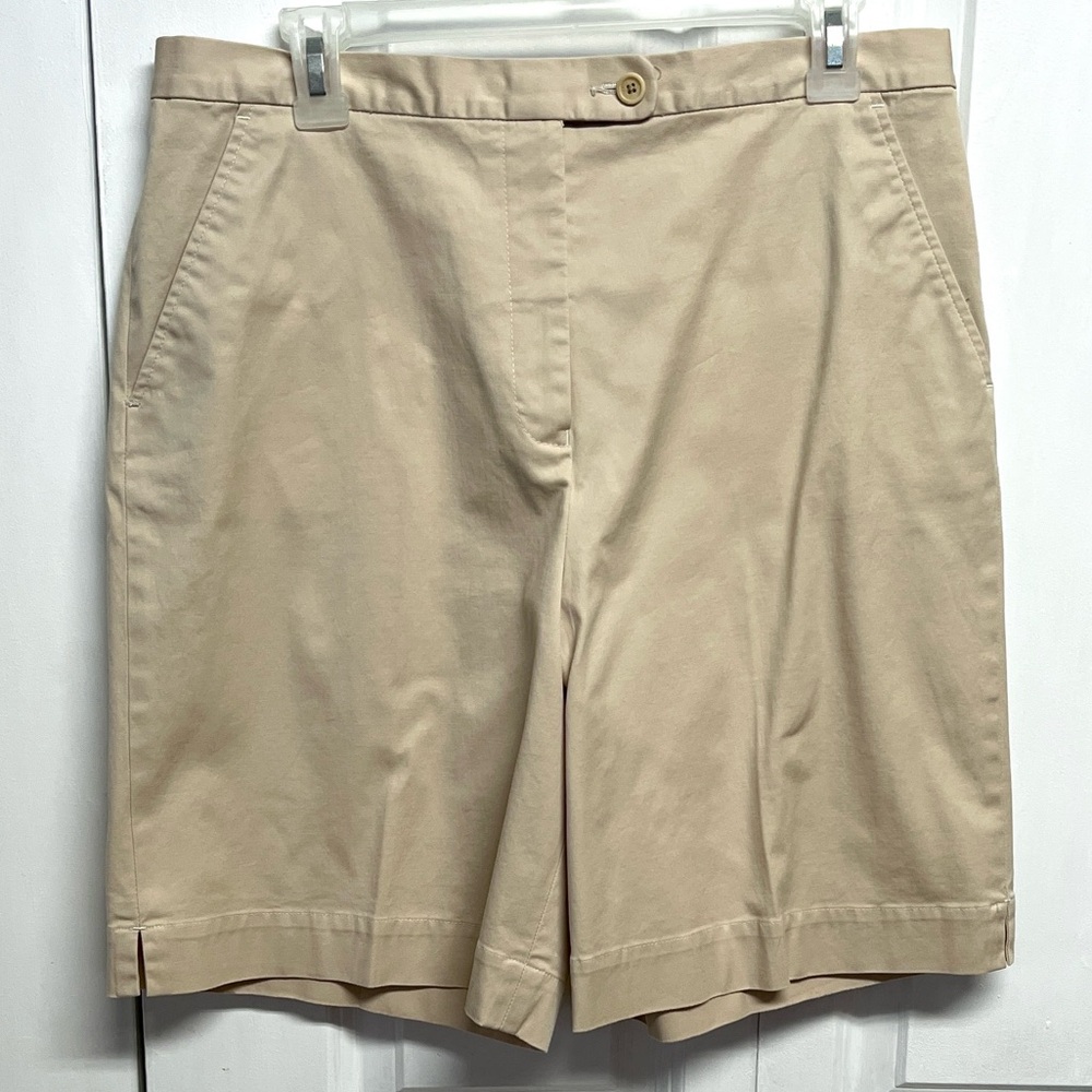 Faconnable Beige Flat-Front Pocket Shorts Size 12